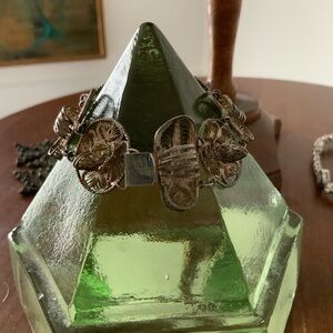 Vintage Filigree Silver sombrero and sandals Link Bracelet